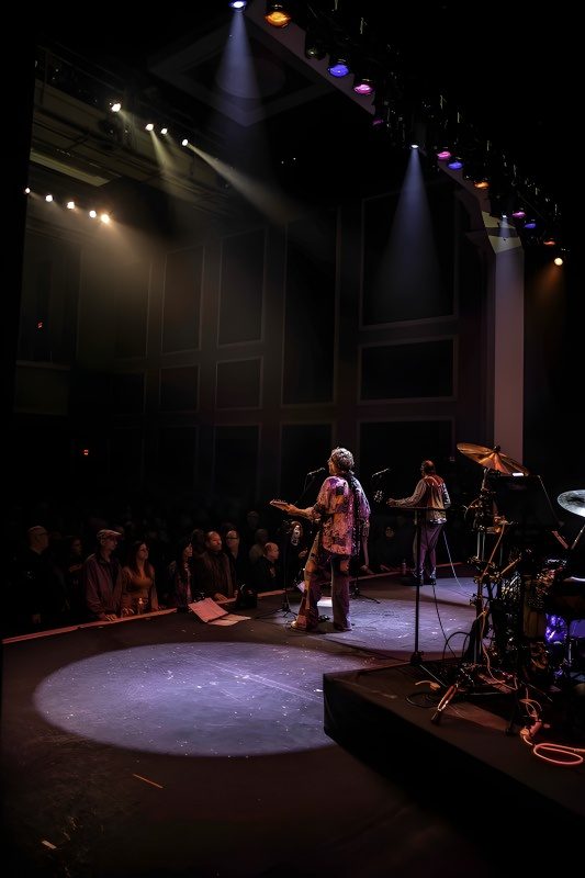 The British Invasion Years, band from behind audience view