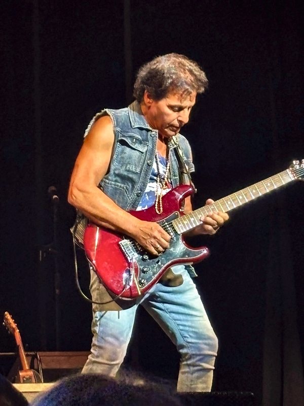 The British Invasion Years, Joe LaFragola playing a red Stratocaster